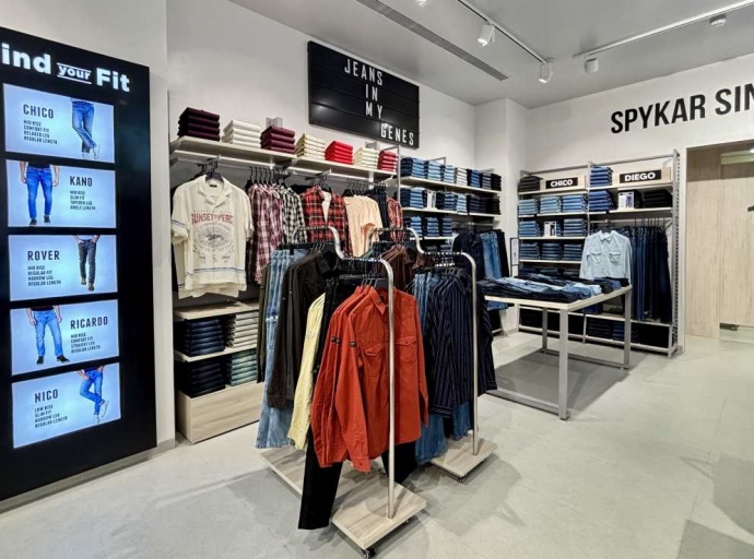 Factory outlets fuel suburban apparel expansion across MMR to Logistics Corridors